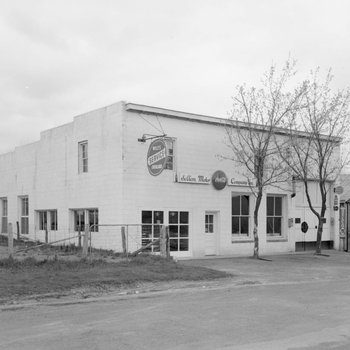 Seller's Motors Company, front view 1 2