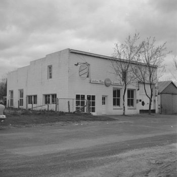 Seller's Motors Company, front view 1 5