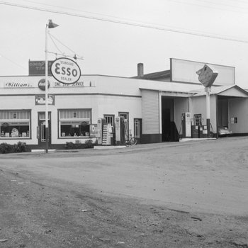 William's Auto Parts and Hotpoint Appliances Store, Broadway, Va.