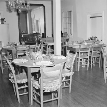 Inside the Lee-Jackson Hotel, alternate view of the dining area. New Market, Va.