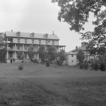 Shenandoah Alum Springs Hotel, alternate view. Orkney Springs, Va.
