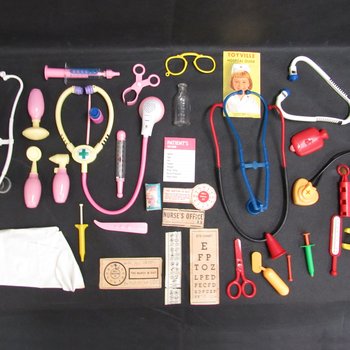 Toy: Dolly's Nurse Kit A - 1