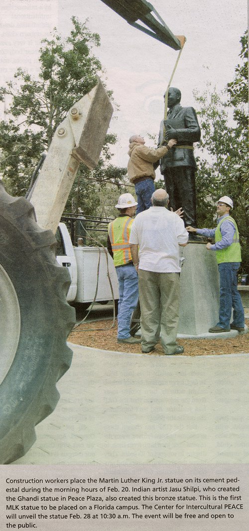 Image of the installation of the Martin Luther King, Jr. statue