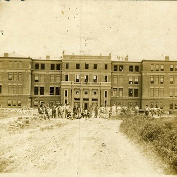 1907: Russ Hall Under Construction