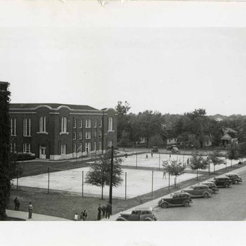 1936: Gymnasium