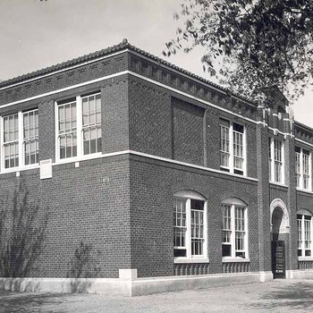1927: Horace Mann Hall