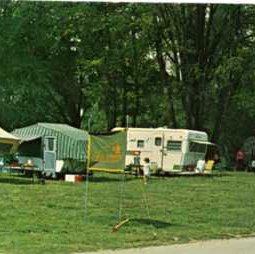 Riverside camping: Beech Bend Park