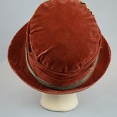 Cloche, rust velvet with embossed flowers, 1920s, back view