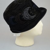 Cloche, black velvet, embroidered, 1920s, right side view