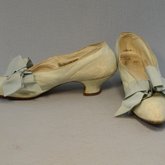 Shoes, blue kidskin pumps, 1910s, side and front view
