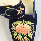 Shoes, blue velvet boudoir slippers, 1830-1840, detail of embroidery
