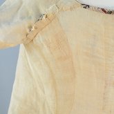 Robe à l’anglaise, printed cotton, c. 1770, detail of bodice lining back, with sleeve and skirt seams