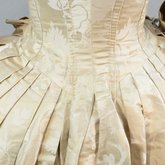 Robe à l’anglaise, ivory silk damask, c. 1750-1770, detail of back pleats