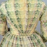 Dress, fan-front with printed green and lavender barege, 1840s, detail of back fan gathers