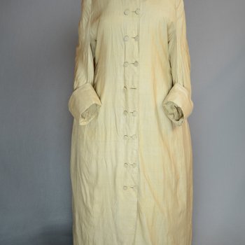 Duster, cream silk with dolman sleeves, 1880s, front view