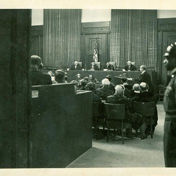 Photo 1931 - Farben Trial Scene