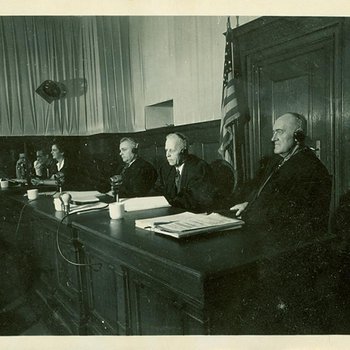 Photo 1933 - Tribunal in Case 7