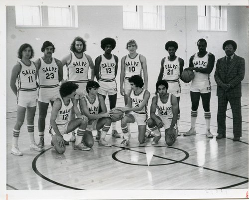 1977SalveMensBasketballTeam.jpg