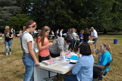 2009StudentActivitiesFair.JPG