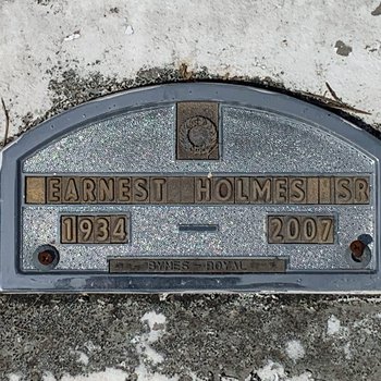 Ernest Holmes Sr.