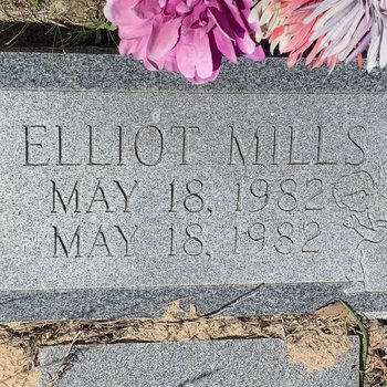 Elliot Mills