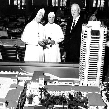 Sisters de la Croix, Gerald and Colonel Knox Phagan view model