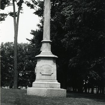 Memorial to Confederate Dead