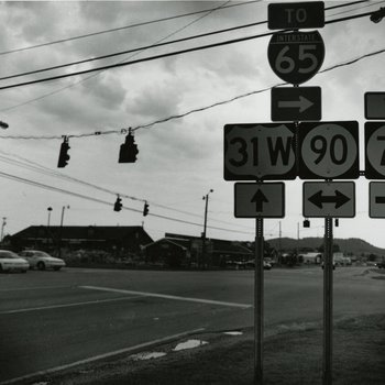 Intersection in Cave City