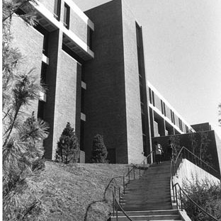 Social Sciences and Business Building - Students, C. 1970s 464