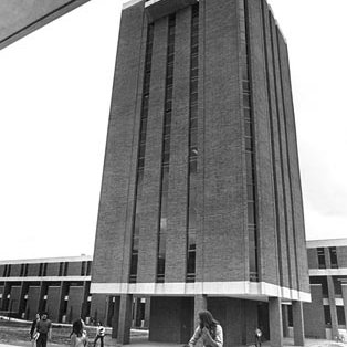 Social Sciences and Business Building - Tower - Students 466
