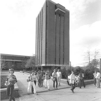 Quadrangle - Students - Social Sciences and Business Building - Tower, C. Late 1970s 656