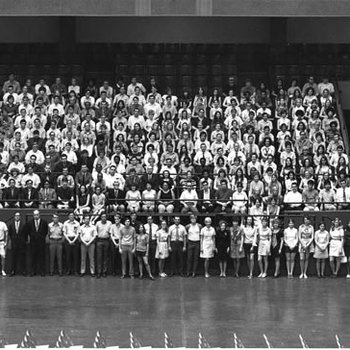 1971 Graduates 833