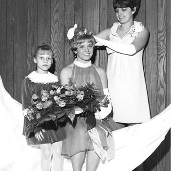 Homecoming Queen, Linda Kelleher, with Karen Impastato and Sharon Eickhoff 1720