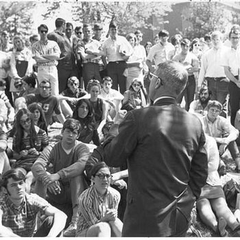 Student Demonstration/Vince Schoehmehl/ Chancellor James Bugg 1387