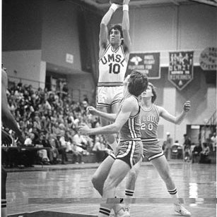 Basketball - Bobby Bone, C. 1975-1976 3022