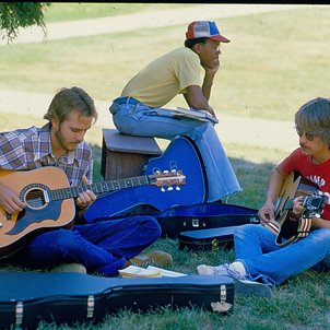 Students Playing Guitar 3841