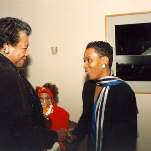 Maya Angelou; Bonita Cornute 4435