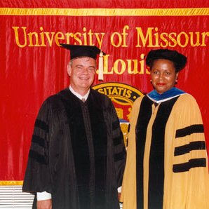 Commencement; Robert Archibald (Honorary Degree Recipient and Speaker), Curator Malaika Horne 4832