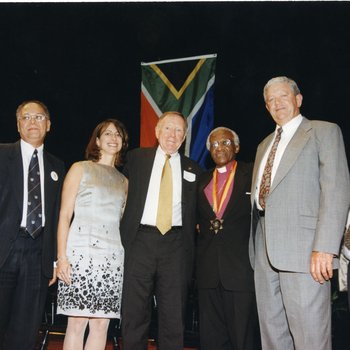 Global Citizen Award; Archbishop Desmond Tutu, Curator Paul Steele 5562