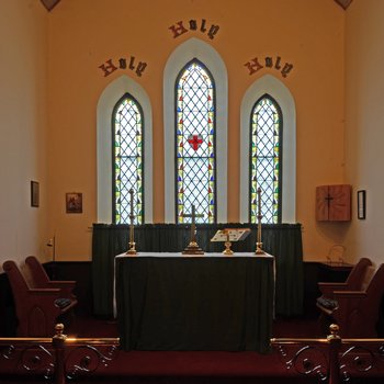 St. George's, Middlesex Altar