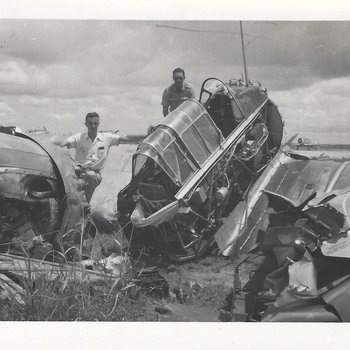 AT-6 # CG x 1:3 Crash - part of wing gone