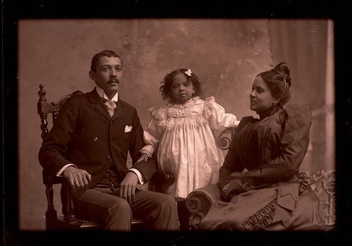 Portrait of Henry W. Allen and family