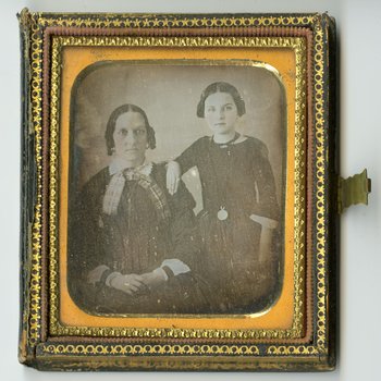 Daguerrotype of Davis family
