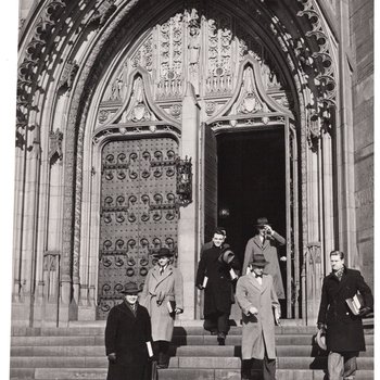 Law students outside the Cathedral of Learning