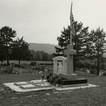 Grave of Alvin C. York, Pall Mall, TN, June 1, 1967