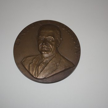 Presidential Inaugural Medal, front.JPG