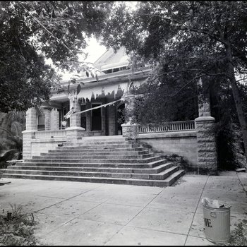 Vacant Biglow-Helms Mansion Entrance on Bayshore Boulevard in Tampa, Florida