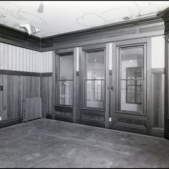 Central Room in Vacant Biglow-Helms Mansion in Tampa, Florida