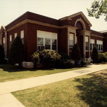 Chandler Hall, 1991