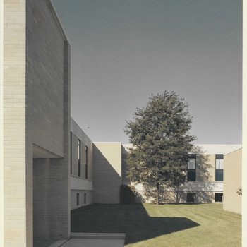 Dreyer Medical Clinic, West Aurora building